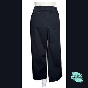 Zac and Rachel Black Capris with Faux Pockets – Size 12